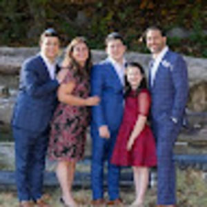 Meet your Posher, Aviva